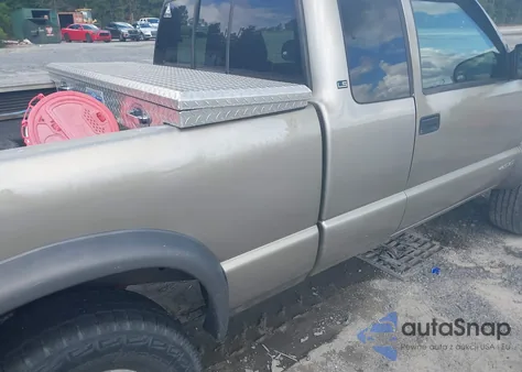 2001 Chevrolet S-10 Ls W/Zr2 from USA, damaged, VIN 1GCCT19W618149436